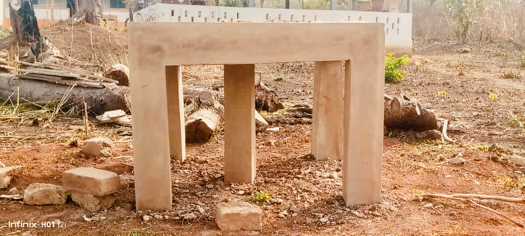 Togo - Centre Jeunes de Kougnohou - Construction d'un support pour la citerne d'eau - 2023 Togo - Centre Jeunes de Kougnohou - Construction d'un support pour la citerne d'eau - 2023