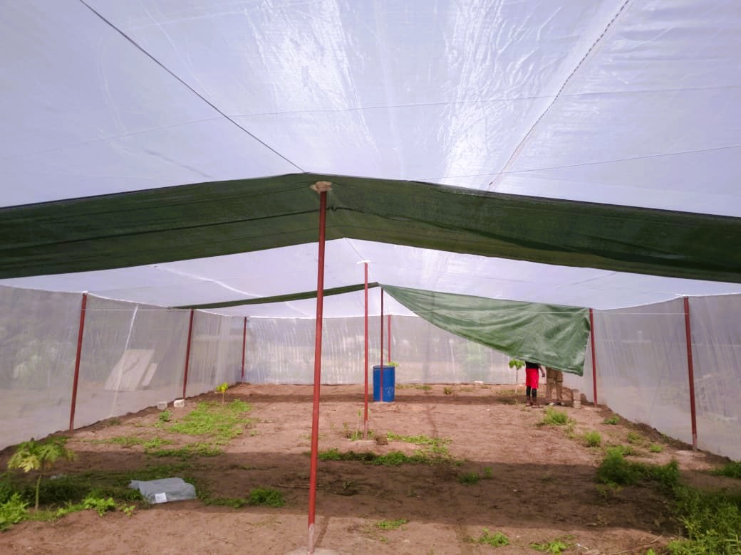 La ferme-école en autonomie et en transmission - construction de la serre